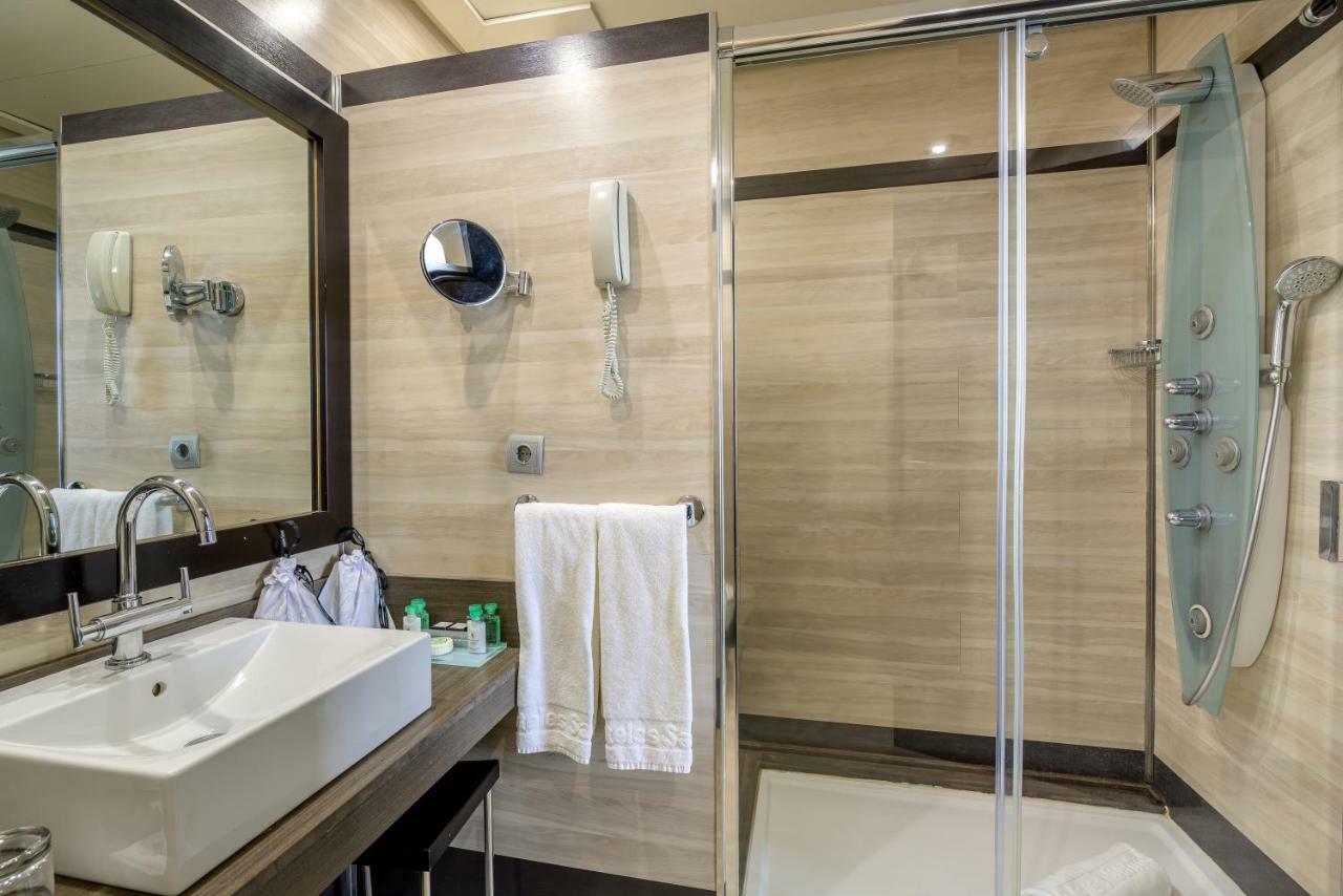 Quarto Familiar (2 Adultos + 2 Crianças)